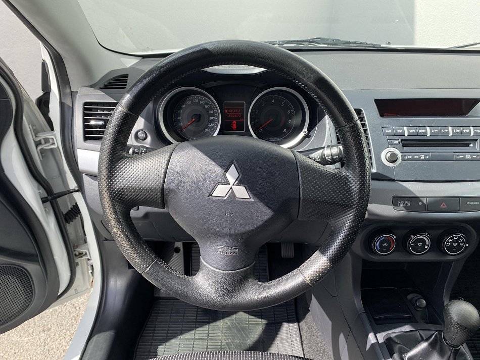 Mitsubishi Lancer 1.5i 