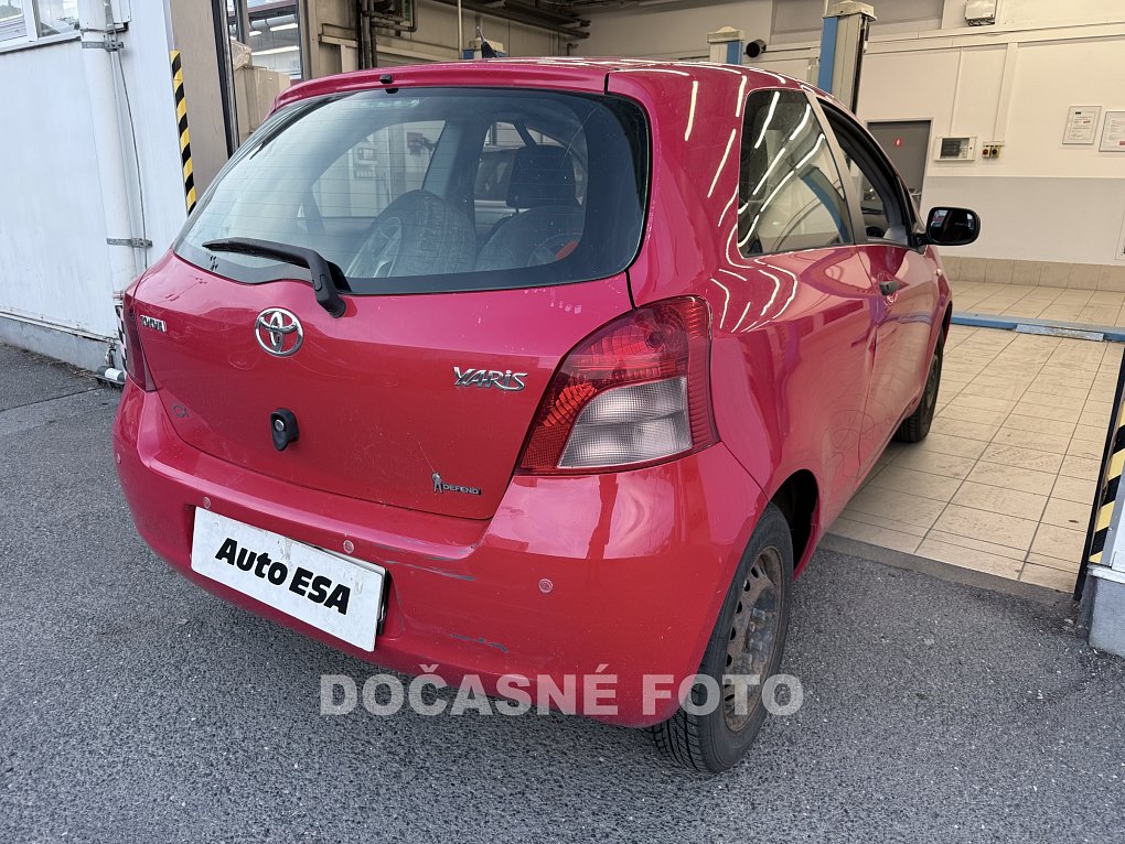 Toyota Yaris 1.0i 