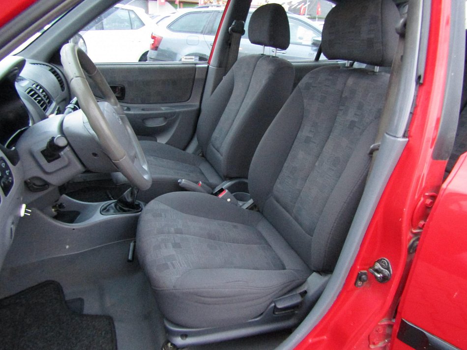 Hyundai Accent 1.4 i 