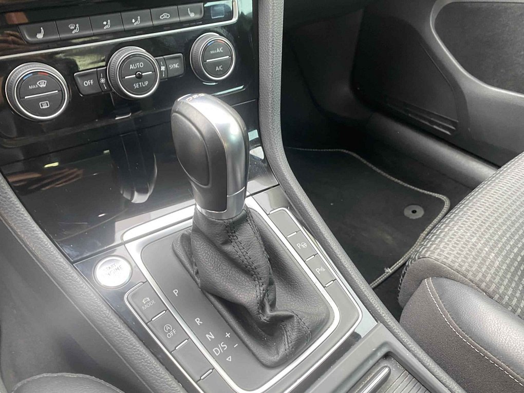 Volkswagen Golf 2.0 TDi Highline