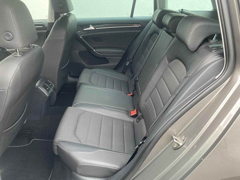 Volkswagen Golf 2.0 TDi Highline