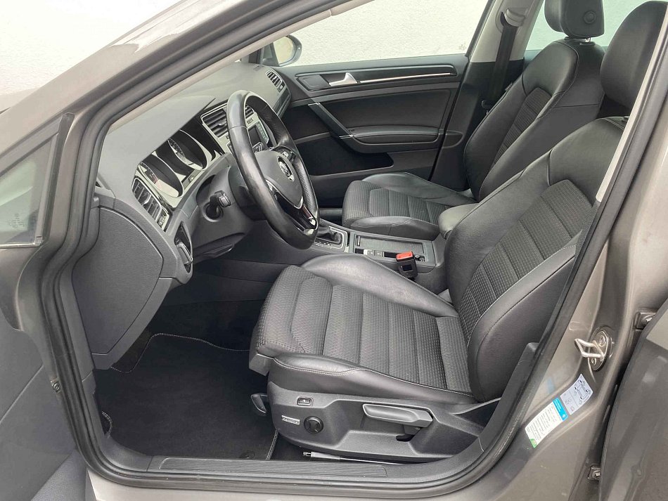 Volkswagen Golf 2.0 TDi Highline