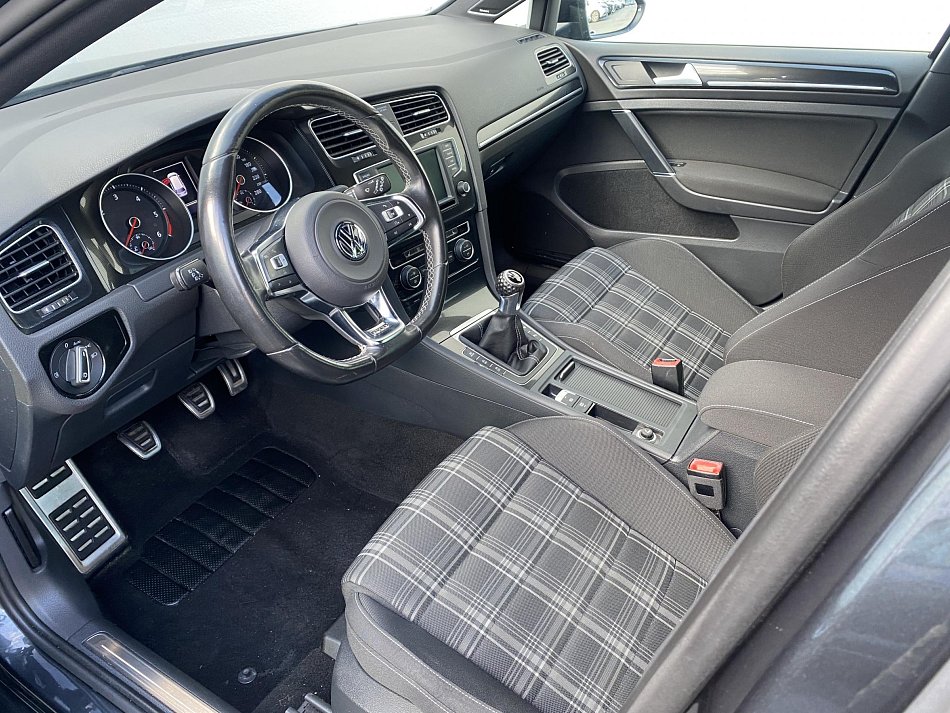 Volkswagen Golf 2.0 TDi GTD