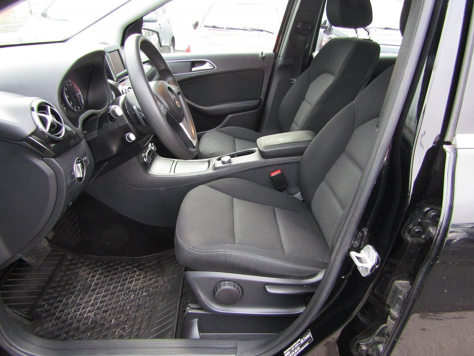 Mercedes-Benz Třída B 2.0i 