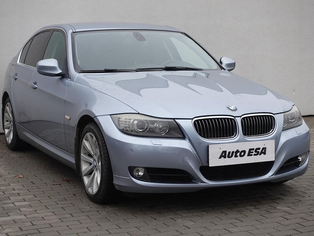 BMW Řada 3 3.0i  330 Xi