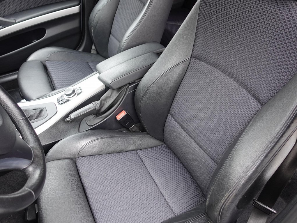 BMW Řada 3 3.0i  330 Xi