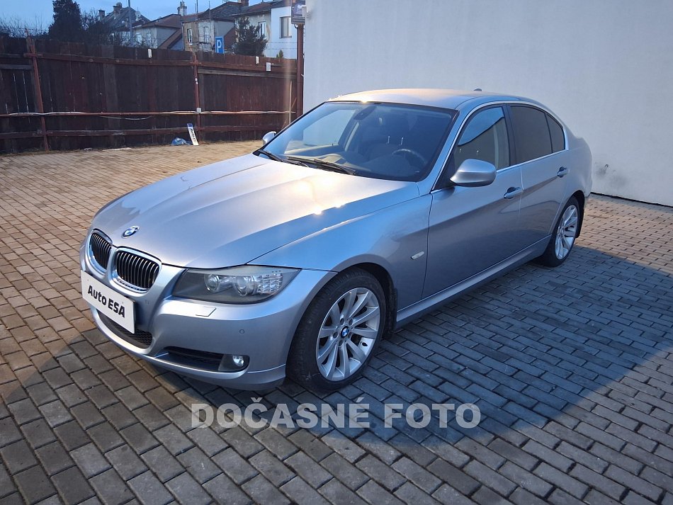 BMW Řada 3 330i XDRIVE  xD