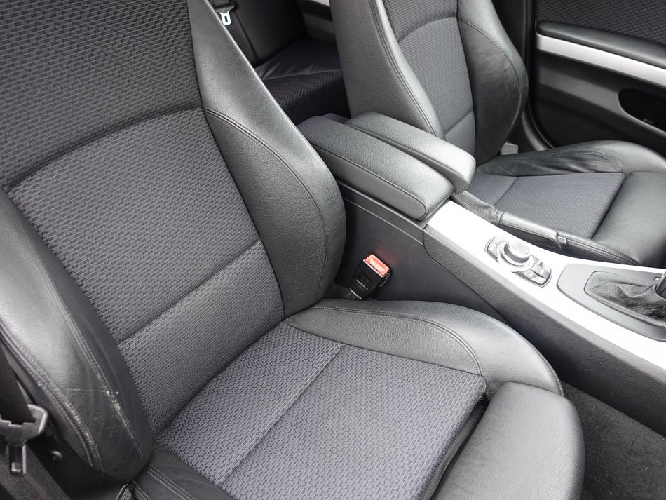 BMW Řada 3 3.0i  330 Xi