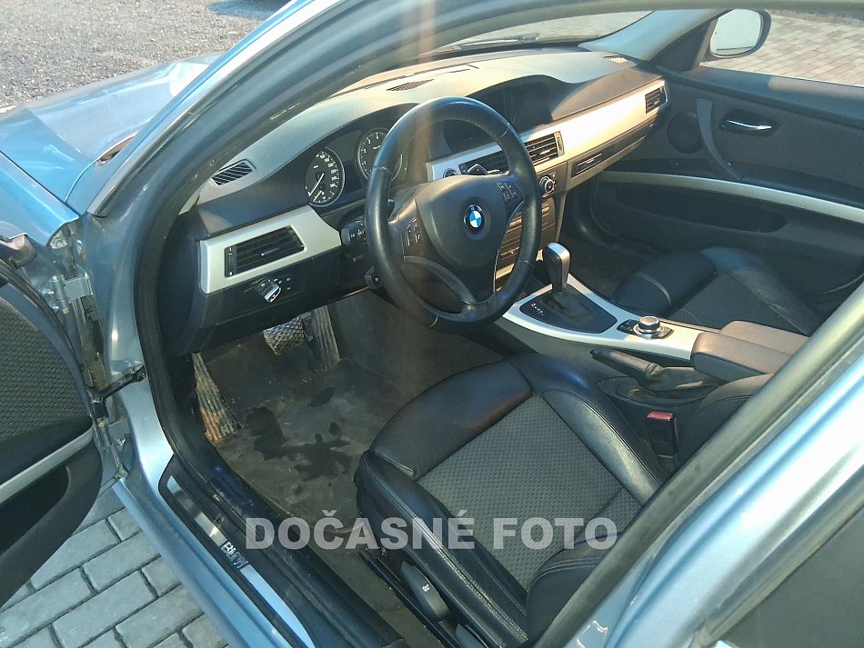 BMW Řada 3 3.0i  330 Xi