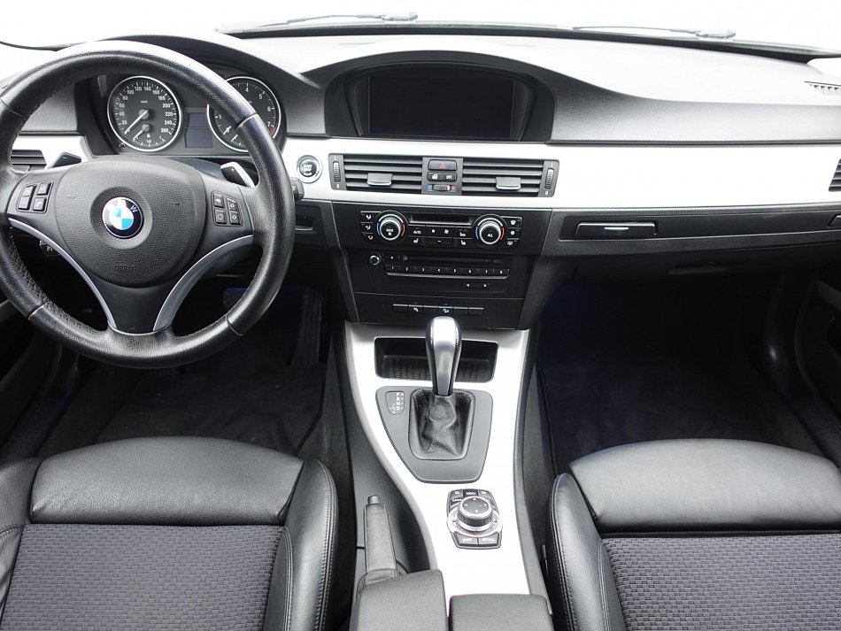 BMW Řada 3 3.0i  330 Xi