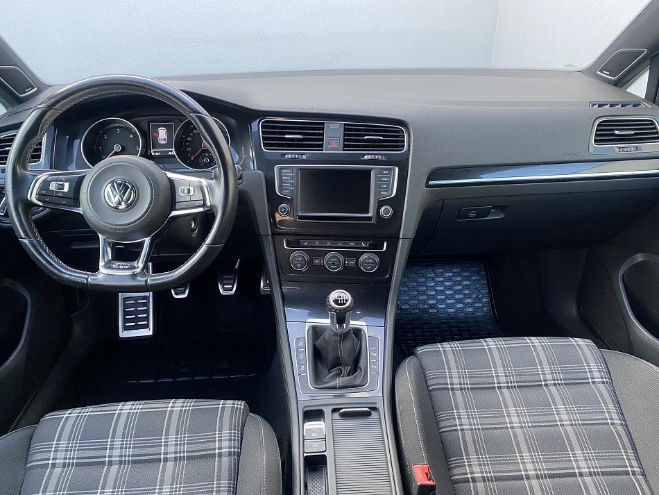 Volkswagen Golf 2.0 TDi GTD