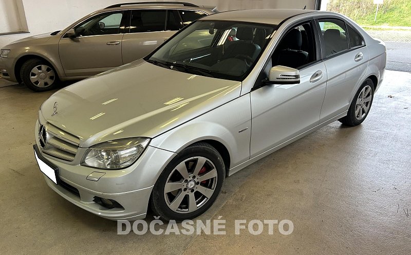 Mercedes-Benz Třída C 2.2CDi 