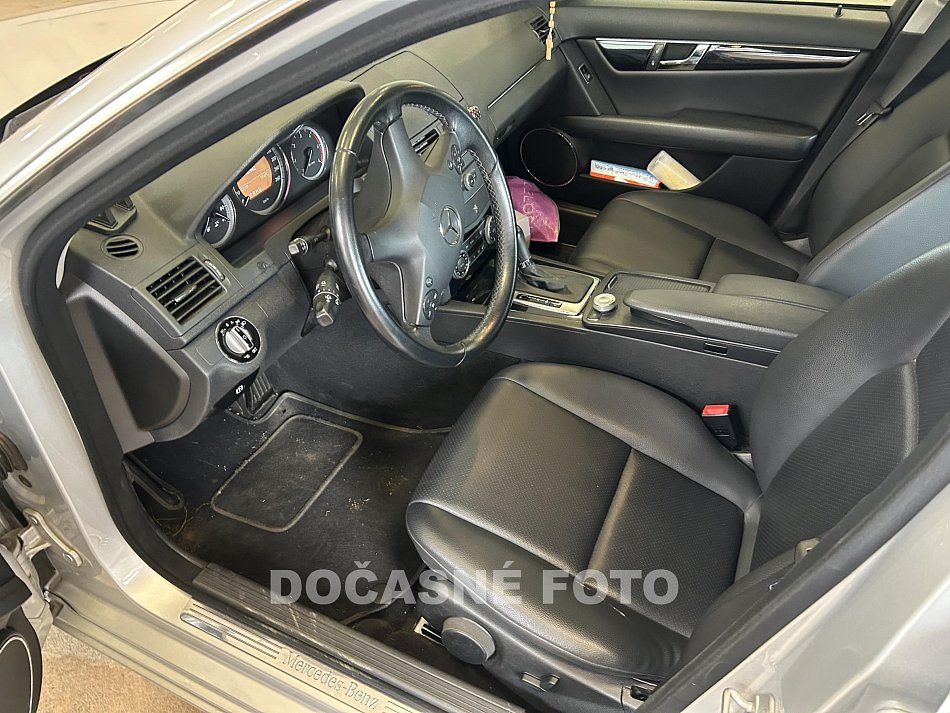 Mercedes-Benz Třída C 2.2CDi 