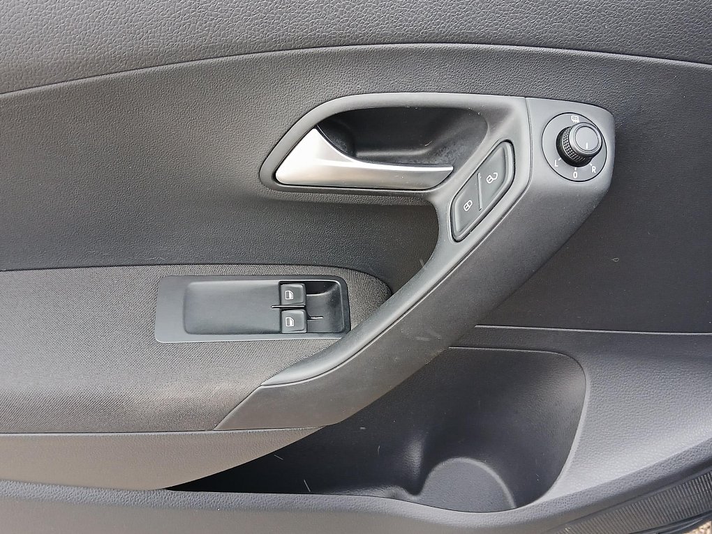 Volkswagen Polo 1.0i 