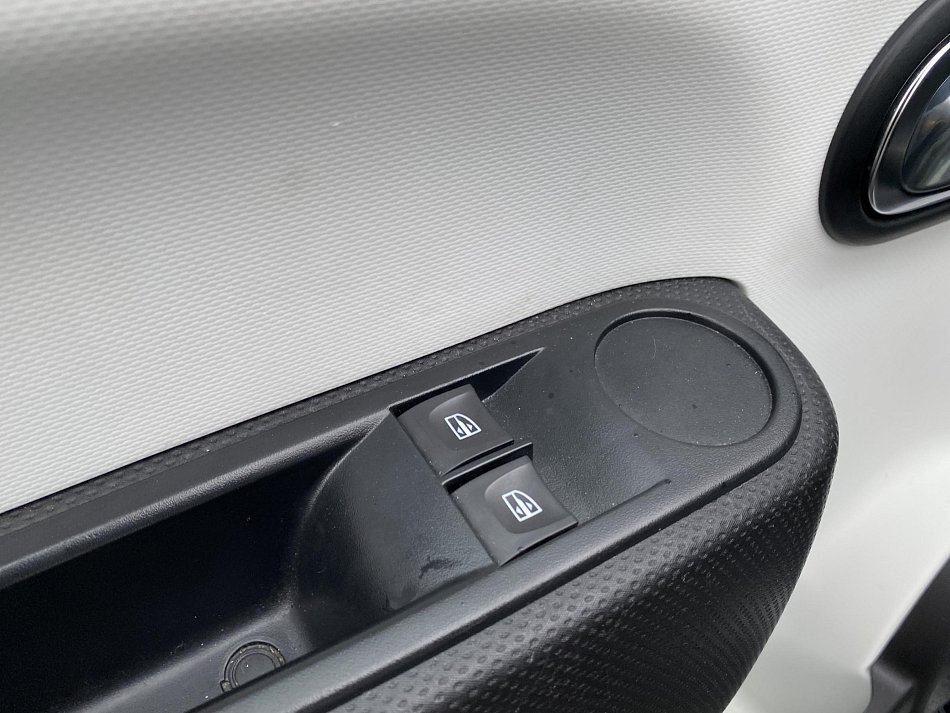 Renault Twingo 1.0i 