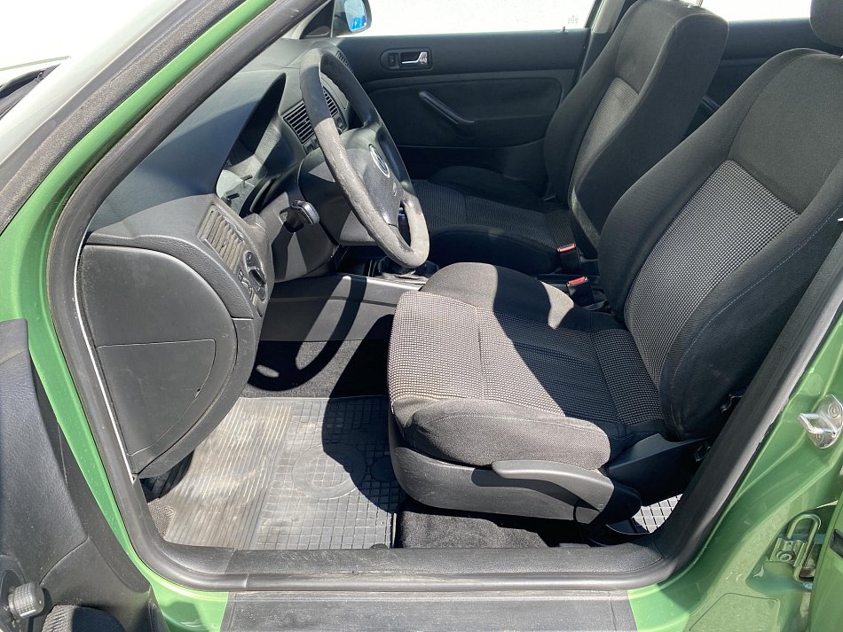 Volkswagen Golf 1.4 16V Basis