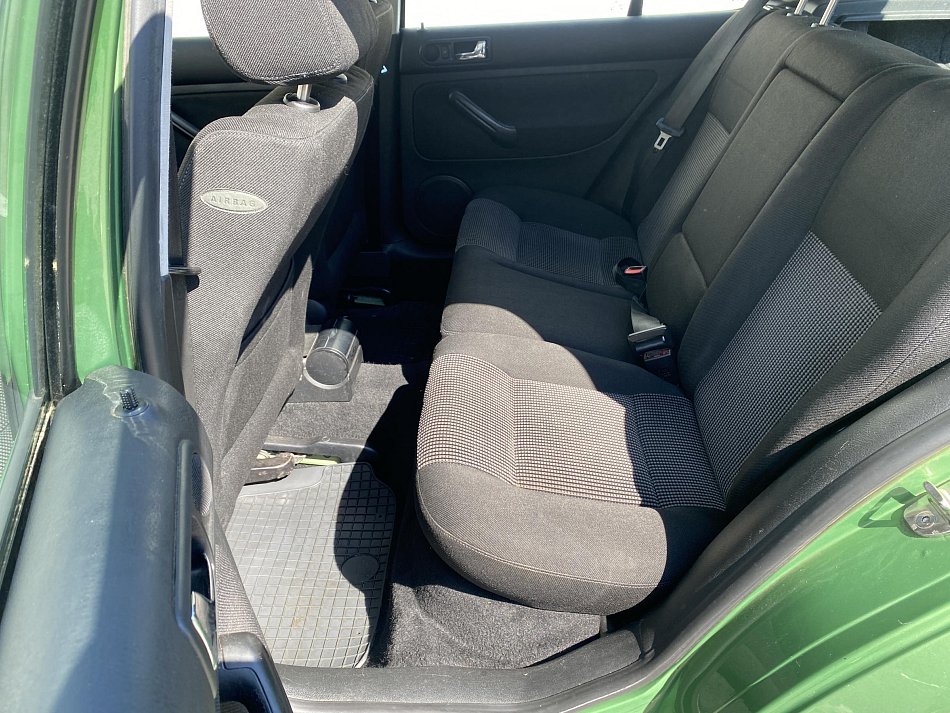 Volkswagen Golf 1.4 16V Basis