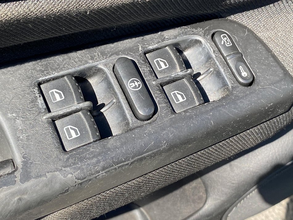 Volkswagen Golf 1.4 16V Basis
