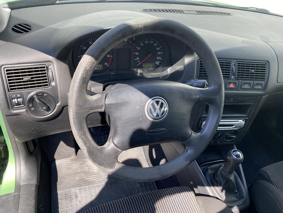 Volkswagen Golf 1.4 16V Basis