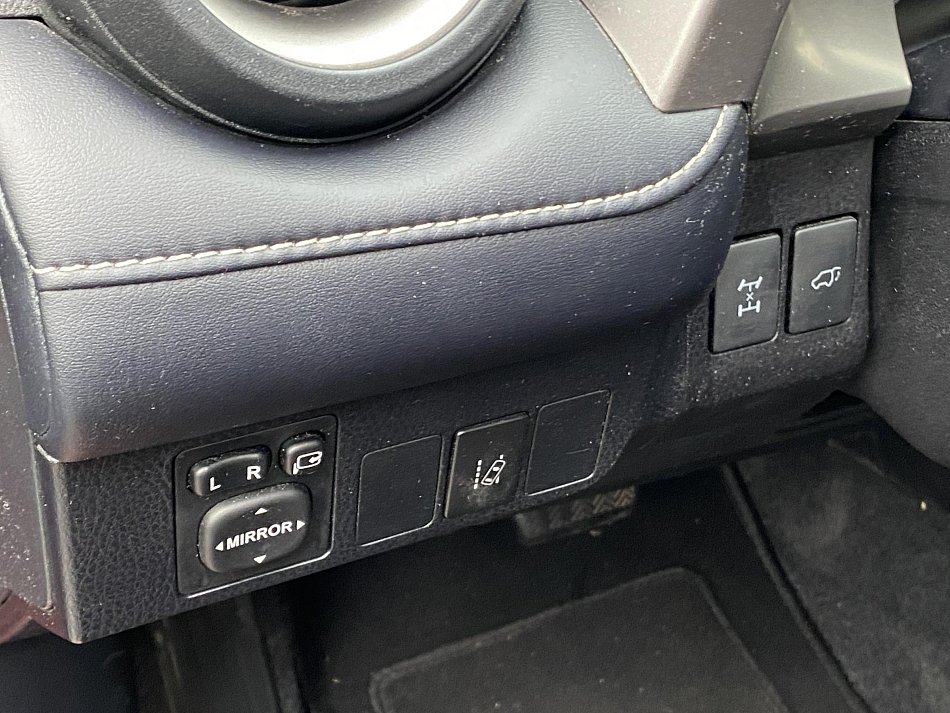 Toyota RAV4 2.0 VVT-i  4x4