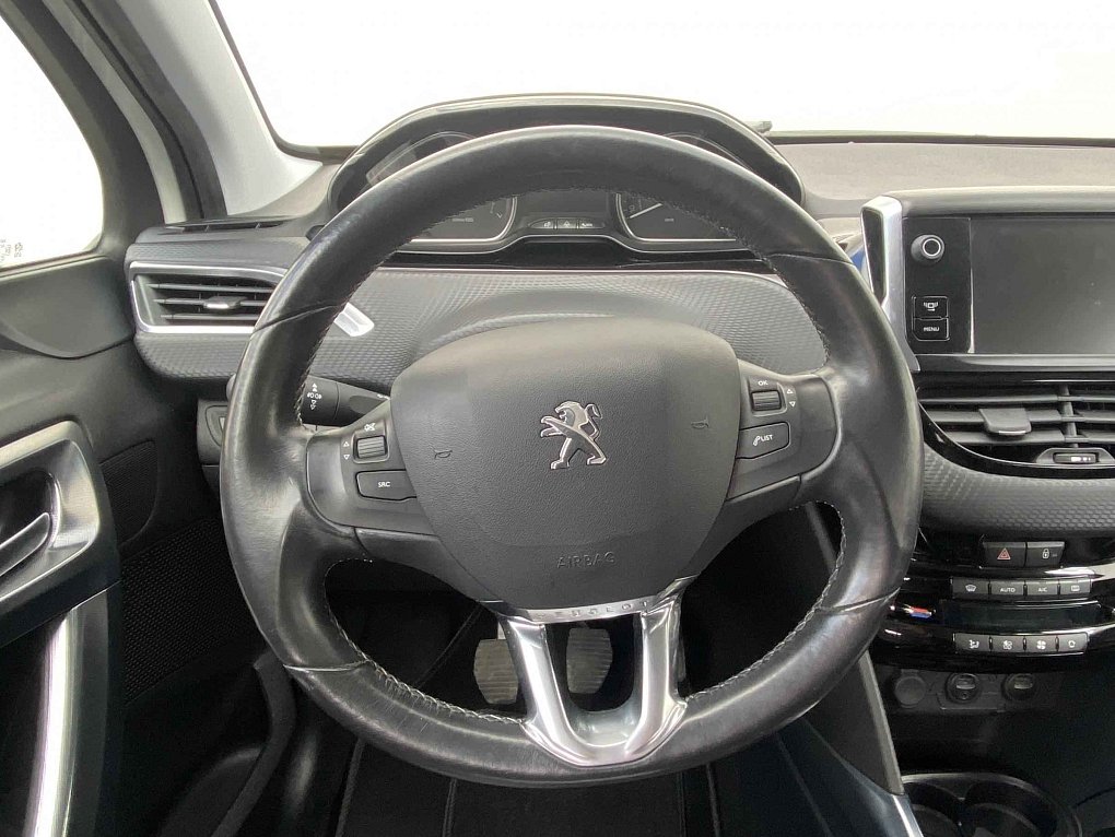 Peugeot 2008 1.6i Allure