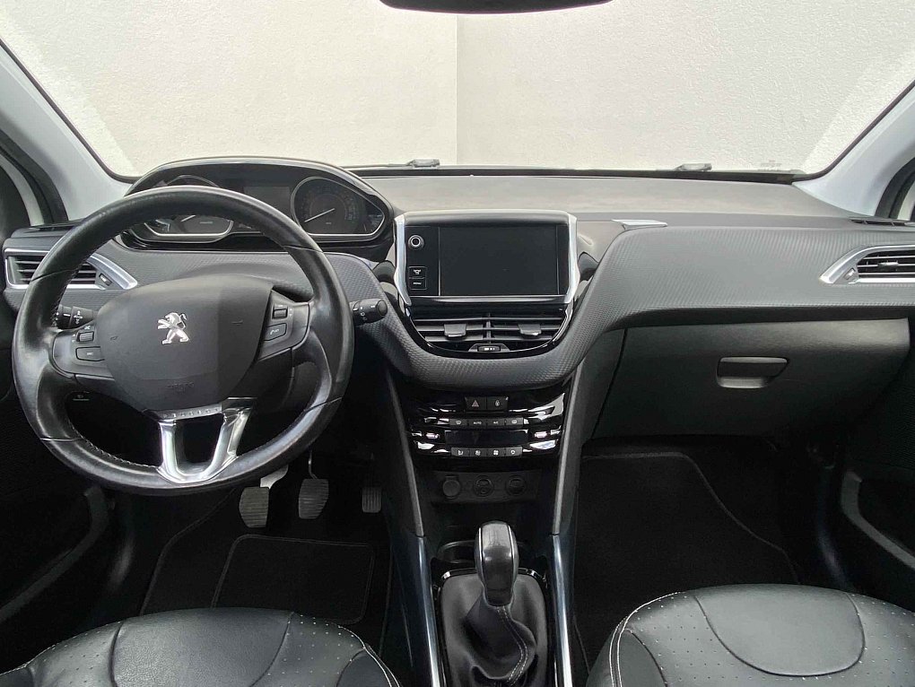 Peugeot 2008 1.6i Allure