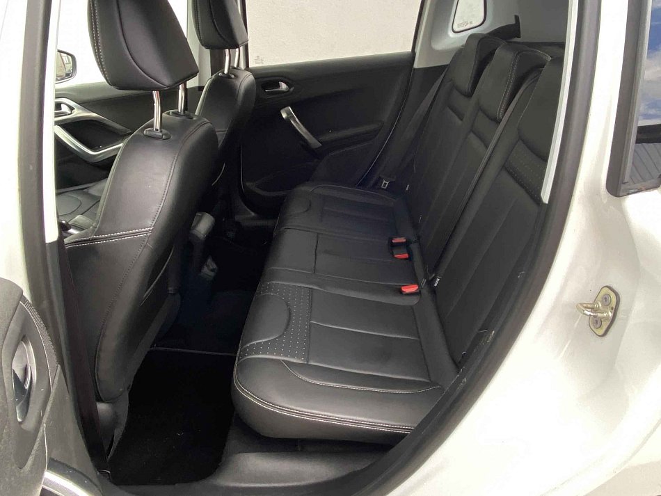 Peugeot 2008 1.6i Allure