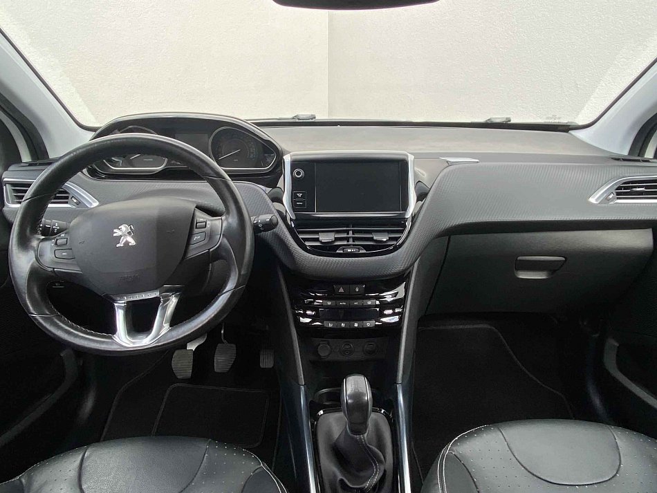 Peugeot 2008 1.6i Allure