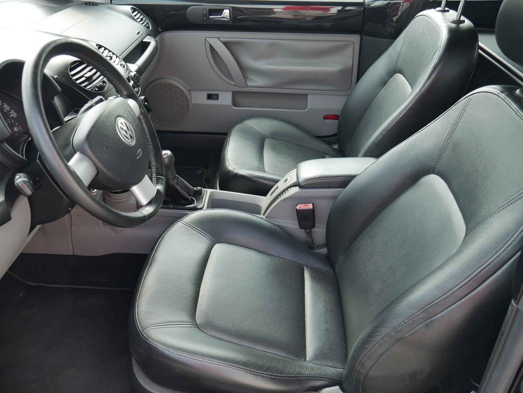 Volkswagen New Beetle 1.6 i 