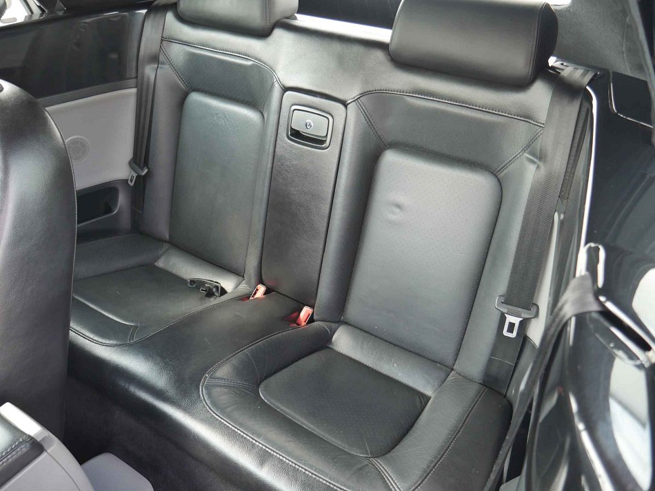 Volkswagen New Beetle 1.6 i 
