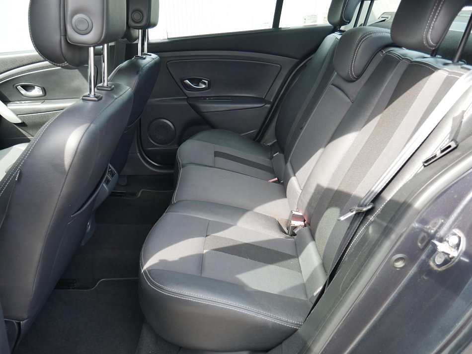 Renault Fluence 1.6i 