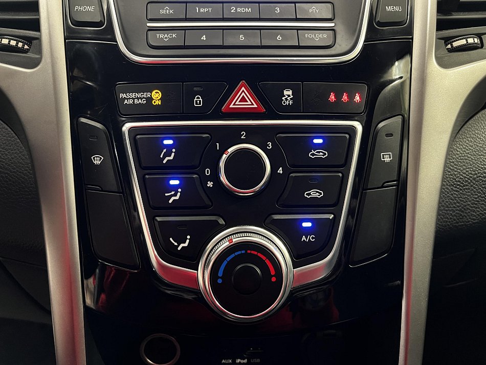 Hyundai I30 1.6 CRDi Trikolor