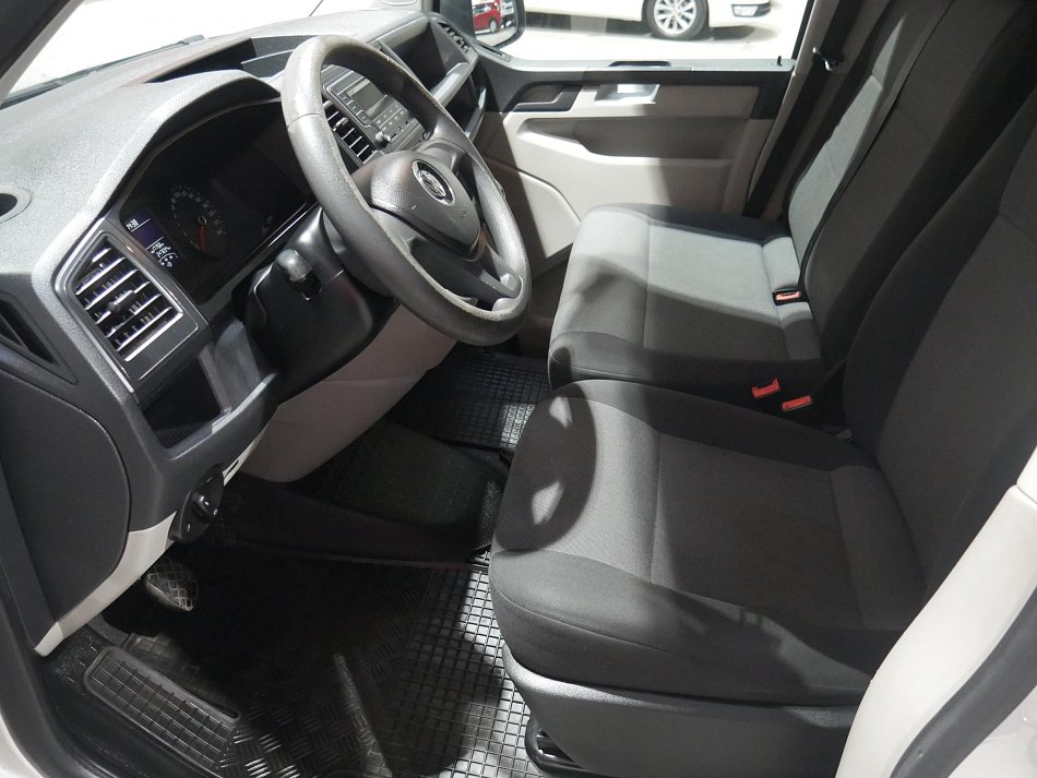 Volkswagen Transporter 2.0TDi  6míst
