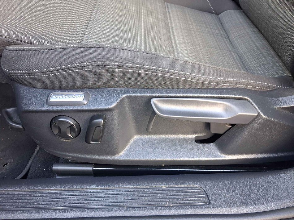 Volkswagen Passat 1.5 TSi Business