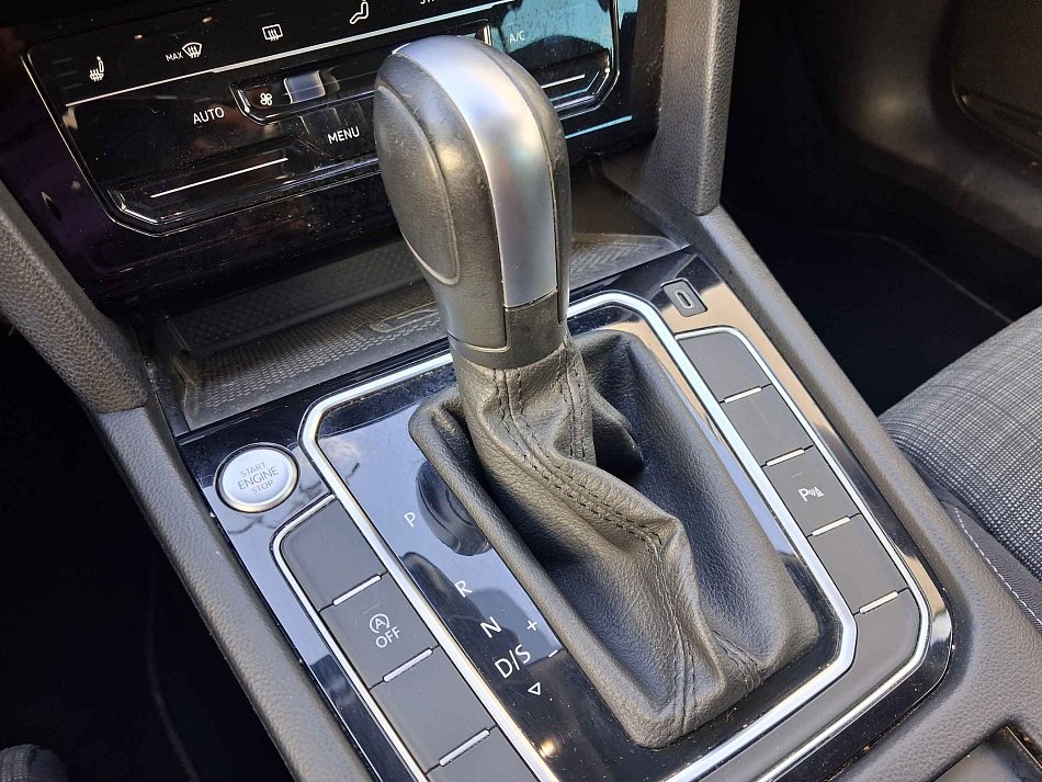 Volkswagen Passat 1.5 TSi Business