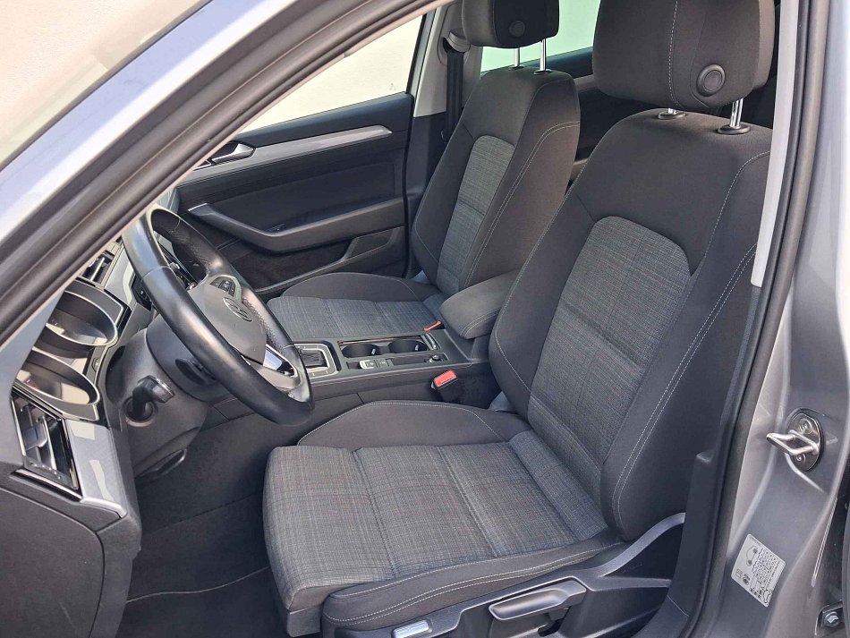 Volkswagen Passat 1.5 TSi Business