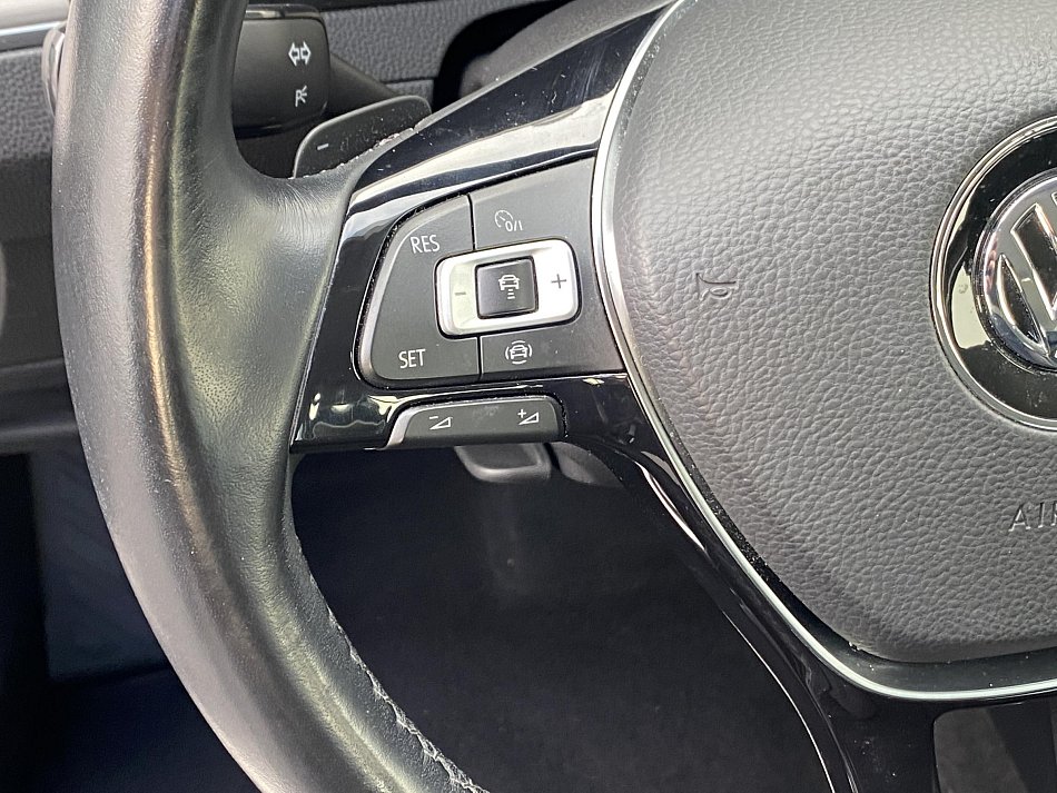 Volkswagen Passat 1.5 TSi Highline