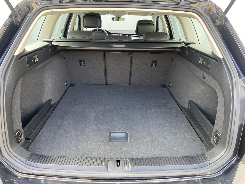 Volkswagen Passat 1.5 TSi Highline