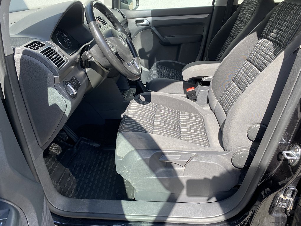 Volkswagen Touran 2.0 TDi CROSS
