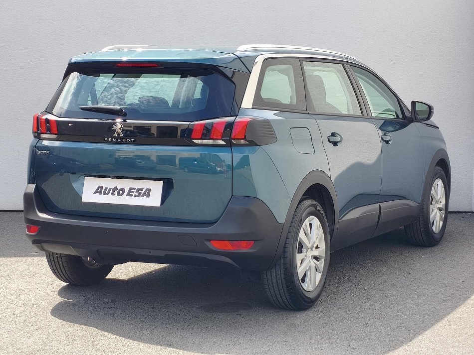 Peugeot 5008 1.2i 