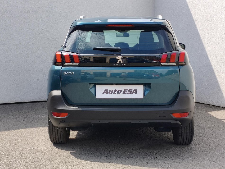 Peugeot 5008 1.2i 