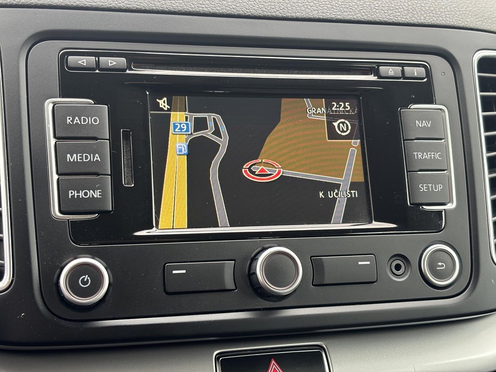 Volkswagen Sharan 2.0 TDi 