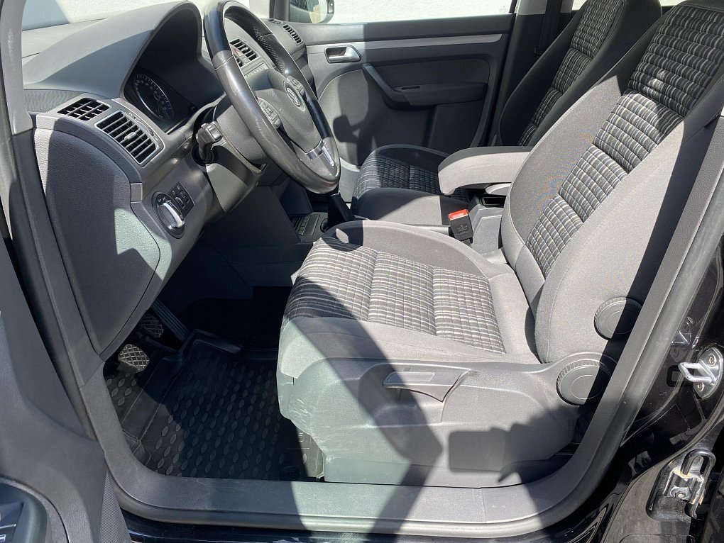 Volkswagen Touran 2.0 TDi CROSS