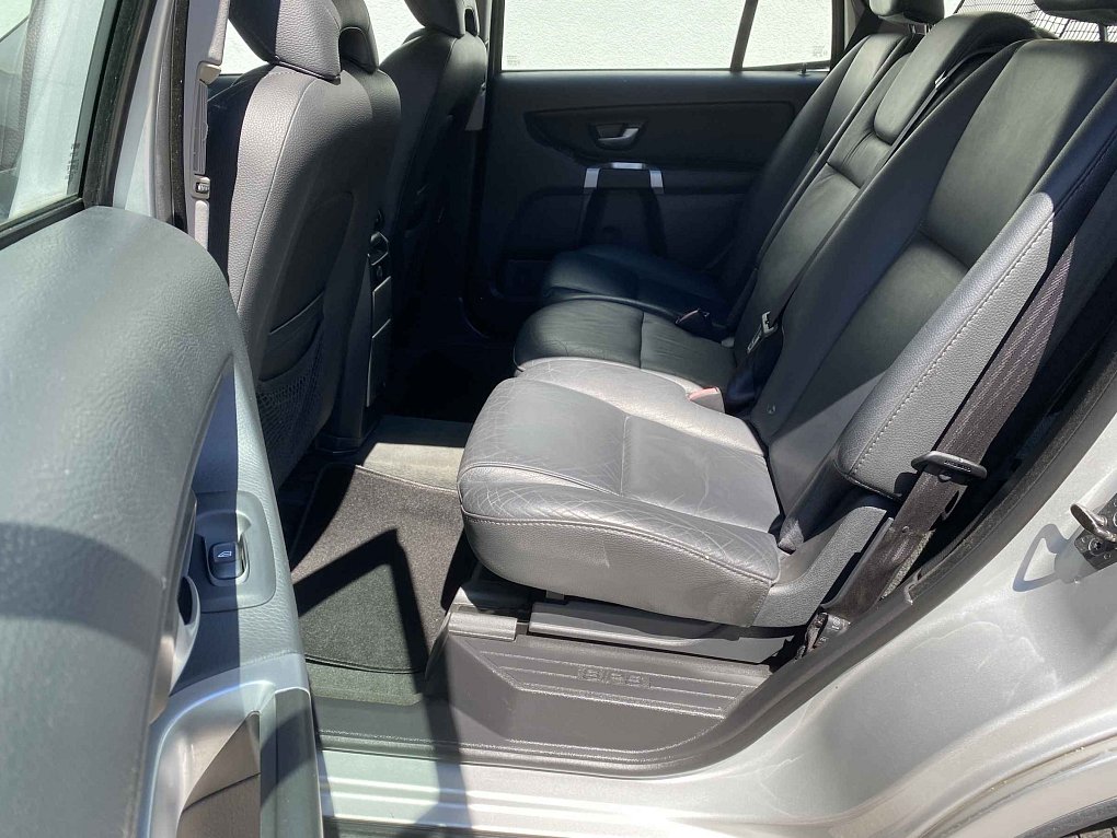 Volvo XC90 2.4 D5 Momentum AWD