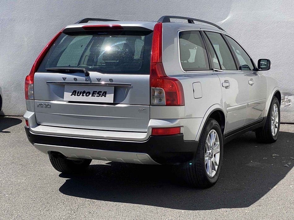 Volvo XC90 2.4 D5 Momentum AWD