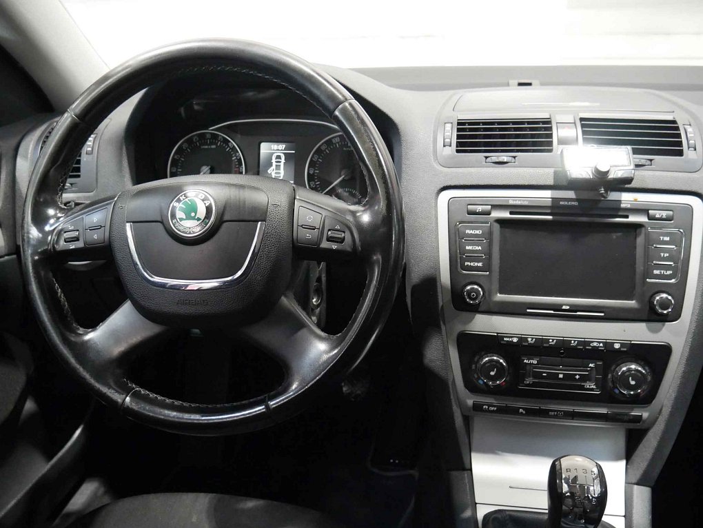 Škoda Octavia II 2.0 TDi Elegance