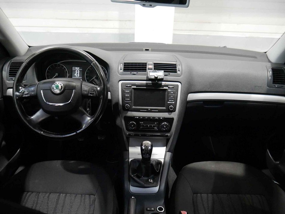Škoda Octavia II 2.0 TDi Elegance