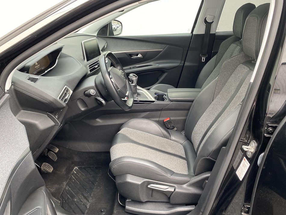 Peugeot 3008 1.2PT Allure