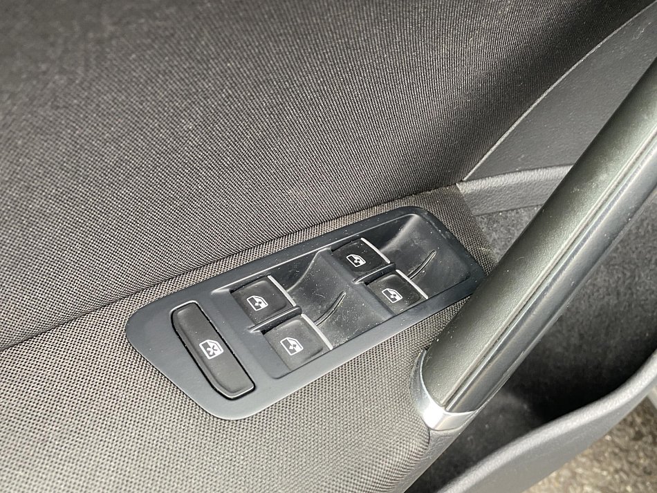 Volkswagen Golf 2.0 TDi Highline