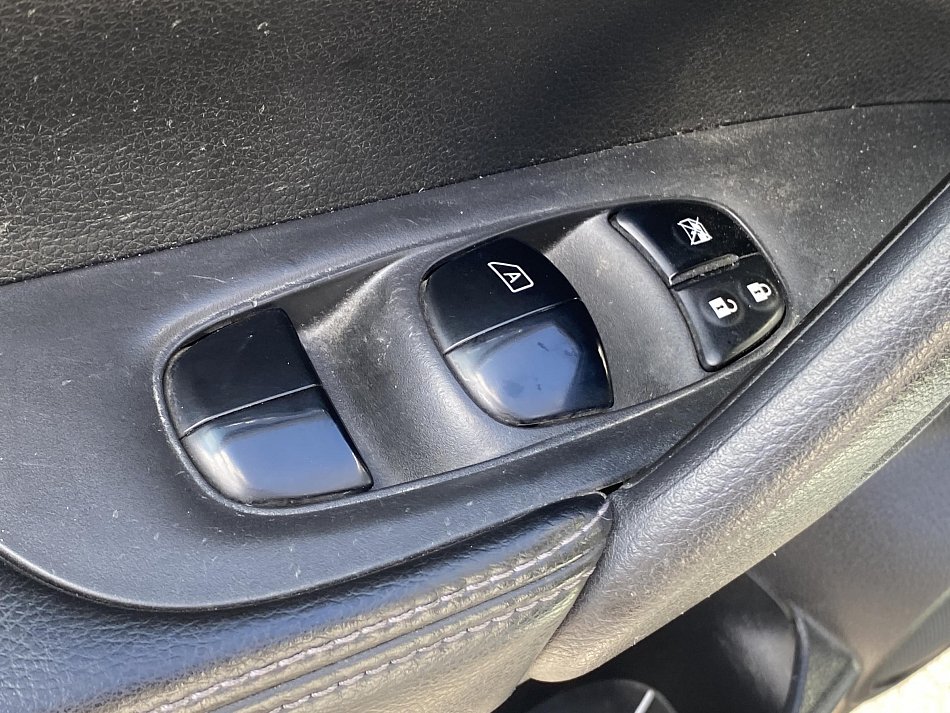 Nissan X-Trail 1.6dCi Connect 7míst